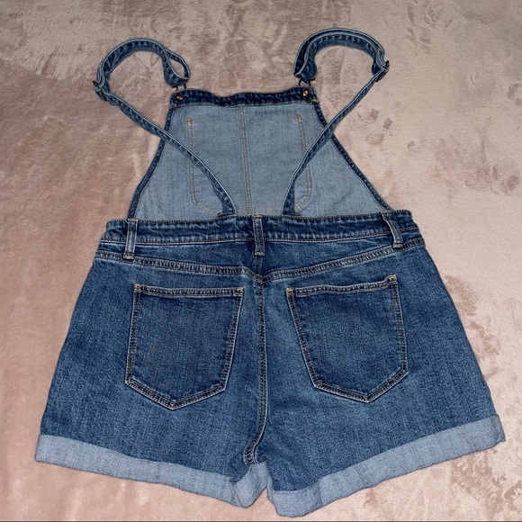 Old navy distressed overall short size M - Picture 2 of 8